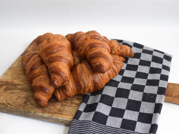 Afbak roomboter croissants