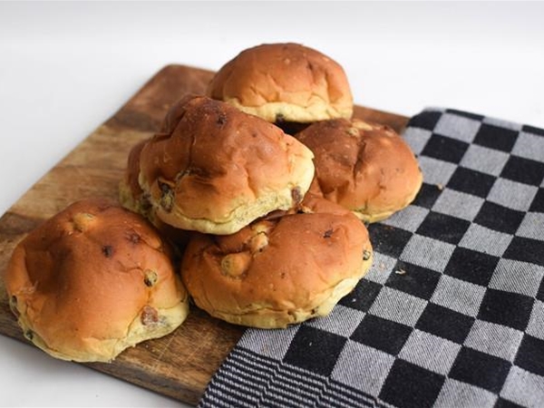 Krentenbollen&nbsp;(6)